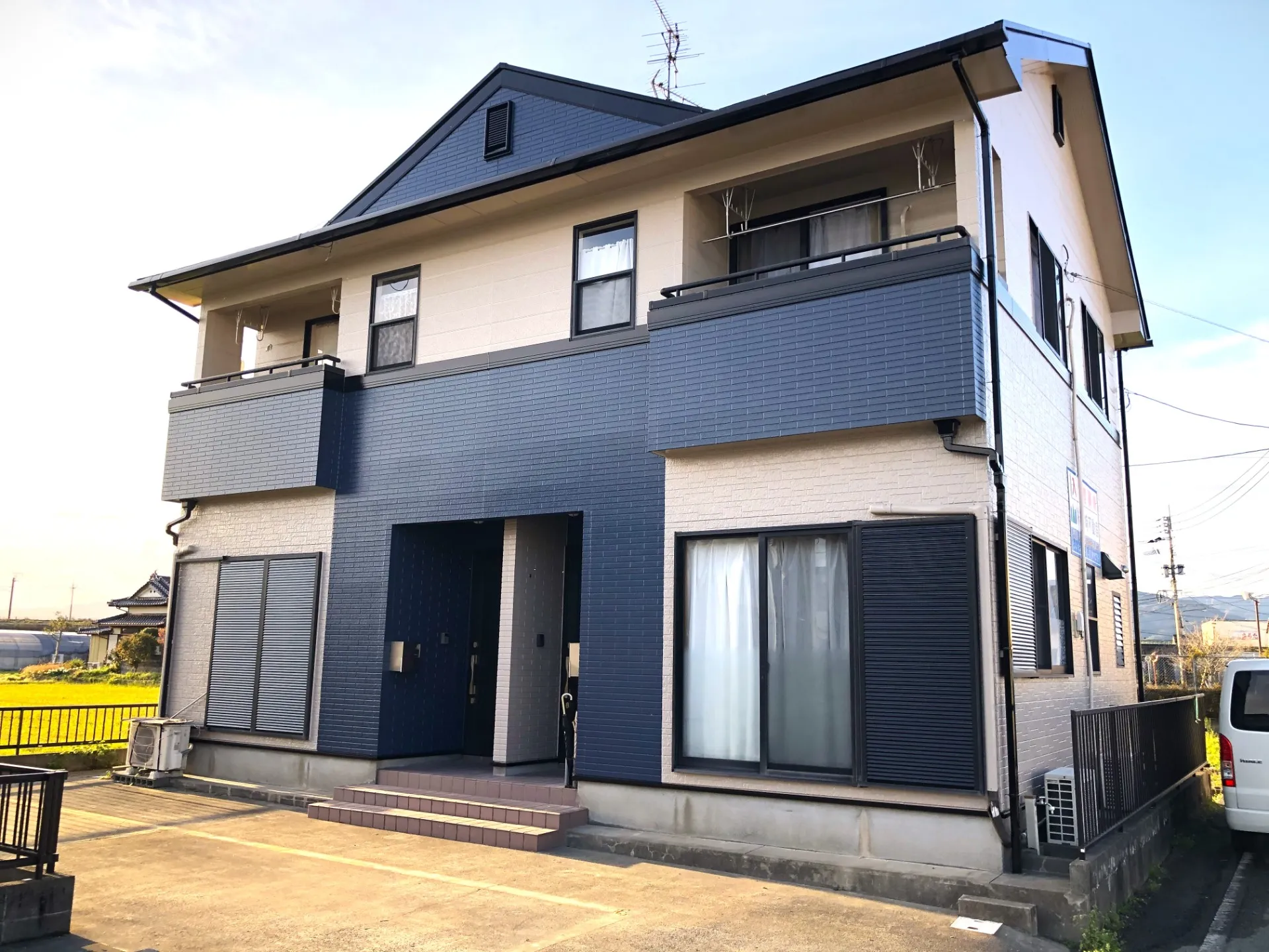 神埼市神埼町　２世帯アパート塗装　屋根　外壁塗装　シリコン樹脂仕様